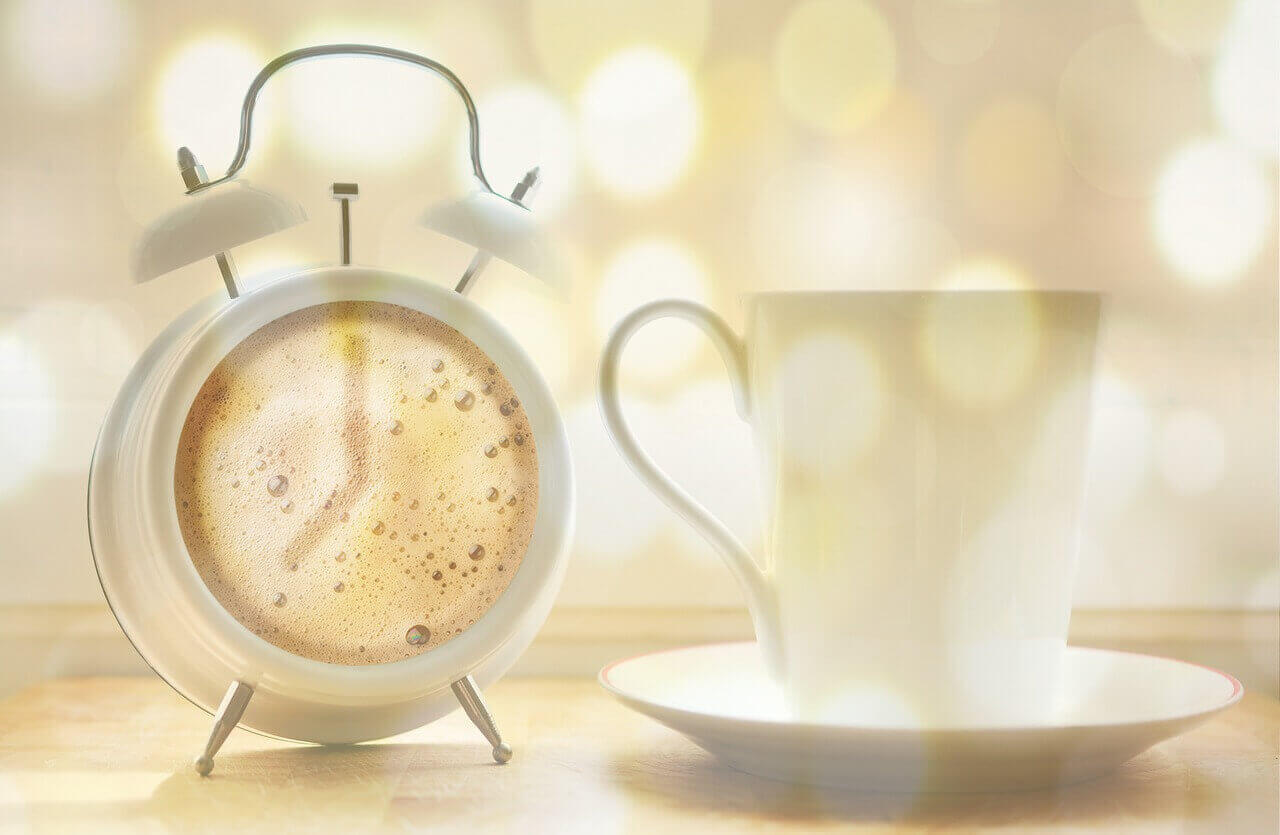 朝のタイムカードは、いつ打刻するのが適切な勤怠管理なのか?