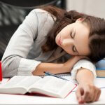 【なぜ教師は忙しい?】教員の長時間労働是正に向け、正しい勤怠管理を