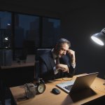セブンイレブンジャパンの残業手当未払い問題に学ぶ正しい残業代計算|計算ミスによる未払い金&遅延損害金支払を防ぐためには