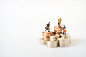 コロナ禍で推進される「雇用シェア（在籍型出向）」在籍型出向で給与や労働・社会保険料はどうなる？