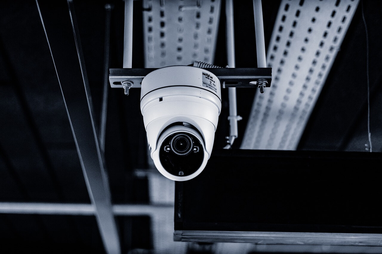 従業員の休憩室に監視カメラを設置することは認められる？
