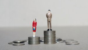 2024年男女賃金格差の現状は？現場で活用したい厚生労働省「男女間賃金差異分析ツール」がリリース