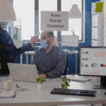 新型コロナが再び感染拡大傾向に！変異株「ニンバス」流行の伴い、今一度職場の感染症対策徹底を