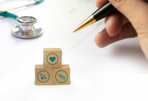 健康保険証廃止に伴う、各事業所宛「資格情報のお知らせ」送付スケジュール