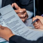 従業員の過去の犯罪歴をどう捉える？子ども関連業務従事者に対する性犯罪歴確認が義務化へ