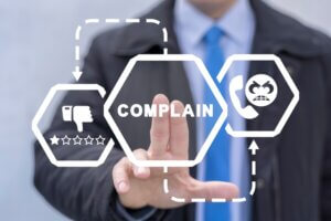 「カスハラ」とは？企業では、パワハラ防止対策の一環として対応強化を