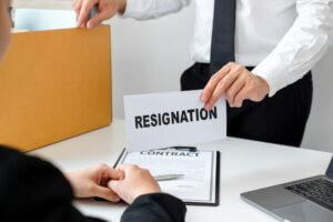 従業員が入社した月の途中に退職した！社会保険「同月得喪」の保険料控除ルール