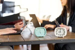 「１ヶ月単位の変形労働時間制」を分かりやすく！制度概要から労使協定・就業規則での規定事項まで