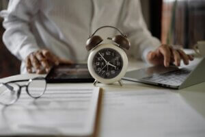 年明けは36協定の更新準備を！時間外・休日労働の実態確認と新年度からの協定内容の検討