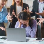 ご存知ですか？今後、パワハラ防止指針への規定が予定される「自爆営業」「カミングアウト」