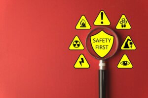 東京労働局「年末・年始Safe Work推進強調期間」実施中！貴社の安全衛生管理体制は万全ですか？