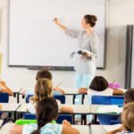 【学校の働き方改革】公立学校の教師に適用される「勤務時間の上限」ルールを確認!