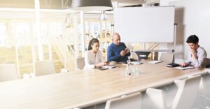 つい、やっていませんか？始業・終業時刻の「丸め処理」は労働基準法違反です