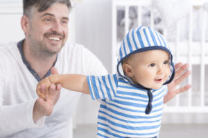 新設が予定される男性版「産休制度」とは？男性の育休等取得は義務化されるって本当？